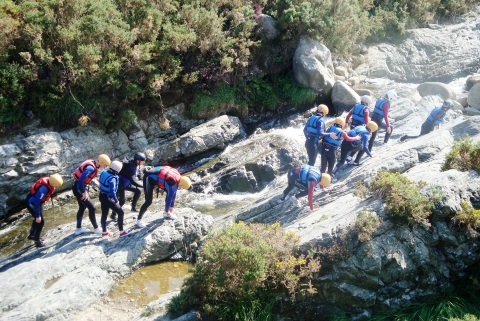 conflict group gorge walking and tripping
